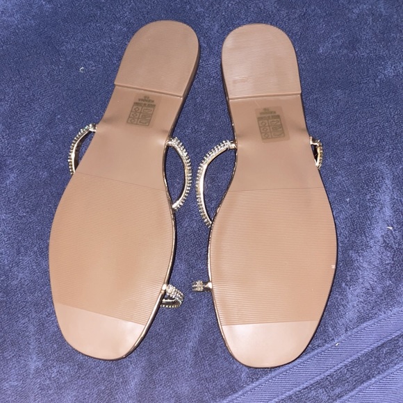 NWOT Fashion Nova Rose Gold sandal - Picture 4 of 4